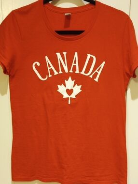 Canada Gildan Women's Tee